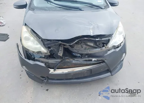 2013 Toyota Prius C Three z USA, uszkodzony, nr VIN JTDKDTB39D1548438